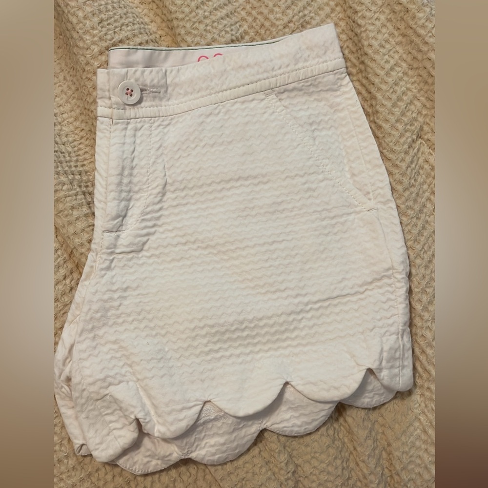 Lilly Pulitzer white waffle textured Buttercup shorts